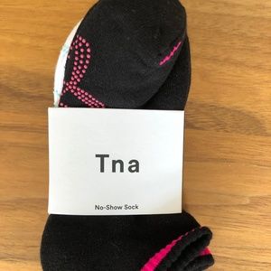 TNA ankle socks